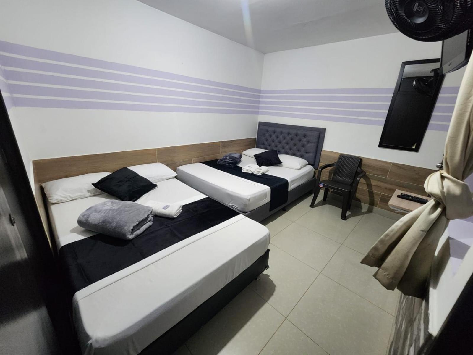 Hotel Medellin Calasanz Exteriör bild